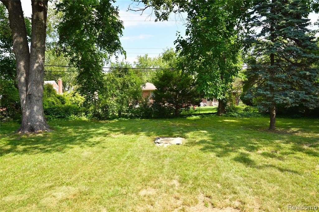 1978 Earlmont Road Berkley, MI 48072 - Photo 29 of 34 Gallery Image 29