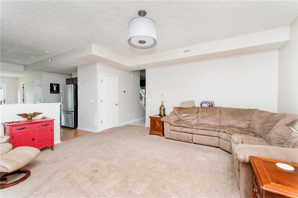 10746 Thistle Ridge Fishers, IN 46038 - Photo 11 of 33 Gallery Image 11