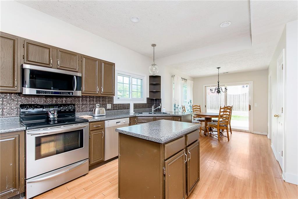 10746 Thistle Ridge Fishers, IN 46038 - Photo 12 of 33 Gallery Image 12