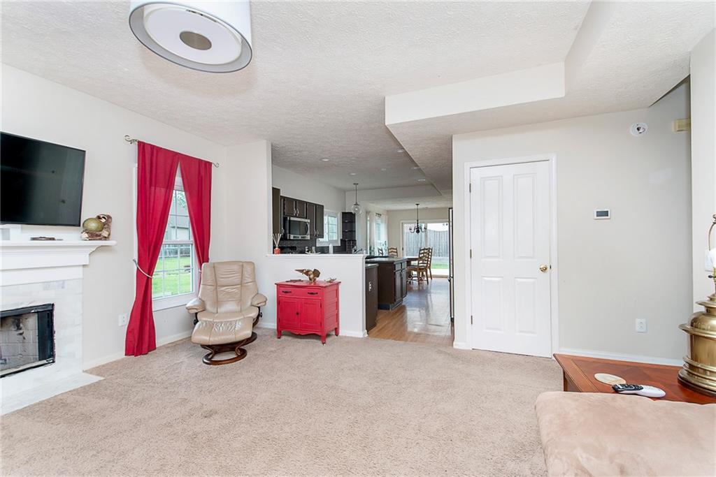10746 Thistle Ridge Fishers, IN 46038 - Photo 10 of 33 Gallery Image 10