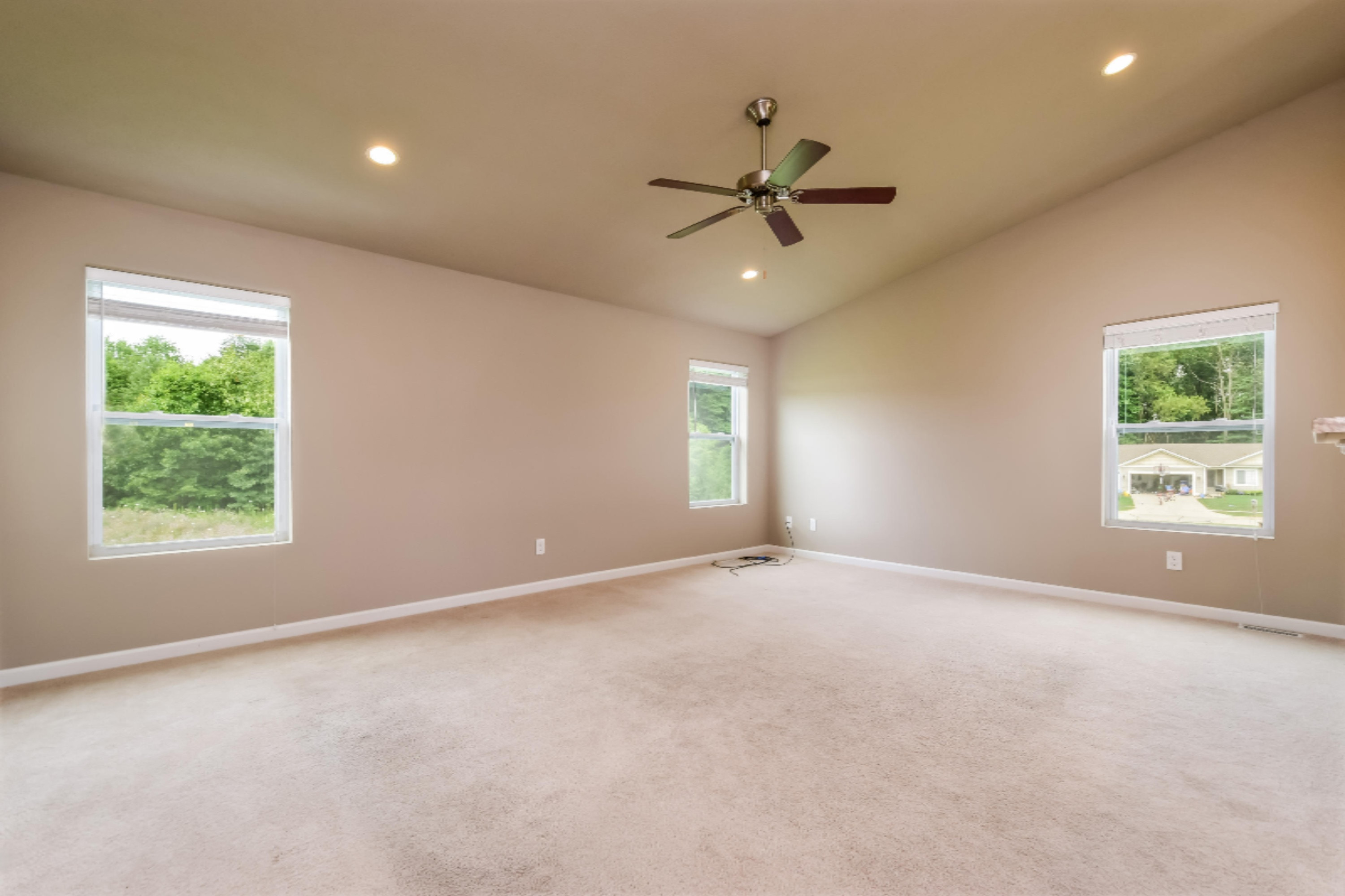 53486 Tamarac Lane Three Rivers, MI 49093 - Photo 6 of 14 Living Room ROK053-C2040-1