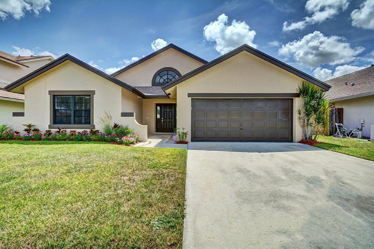 22650 Pickerel Circle Boca Raton, FL 33428 - Photo 3 of 36 IMG_9225