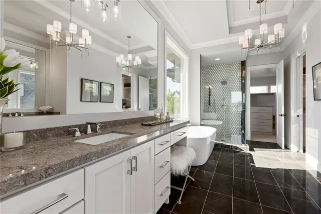 $2,200,000 | 13701 West Guilford Road, Leawood, KS 66224