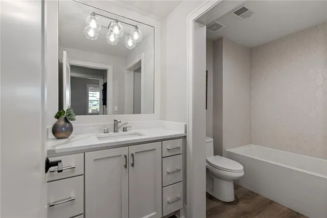 $2,200,000 | 13701 West Guilford Road, Leawood, KS 66224