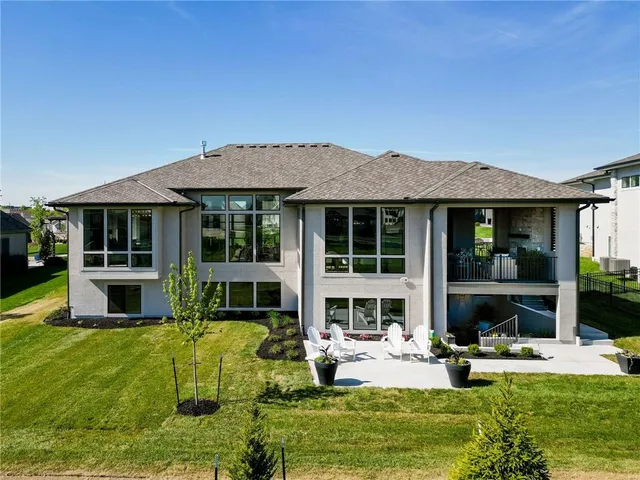 $2,200,000 | 13701 West Guilford Road, Leawood, KS 66224