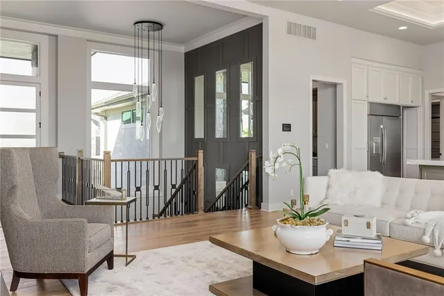 $2,200,000 | 13701 West Guilford Road, Leawood, KS 66224