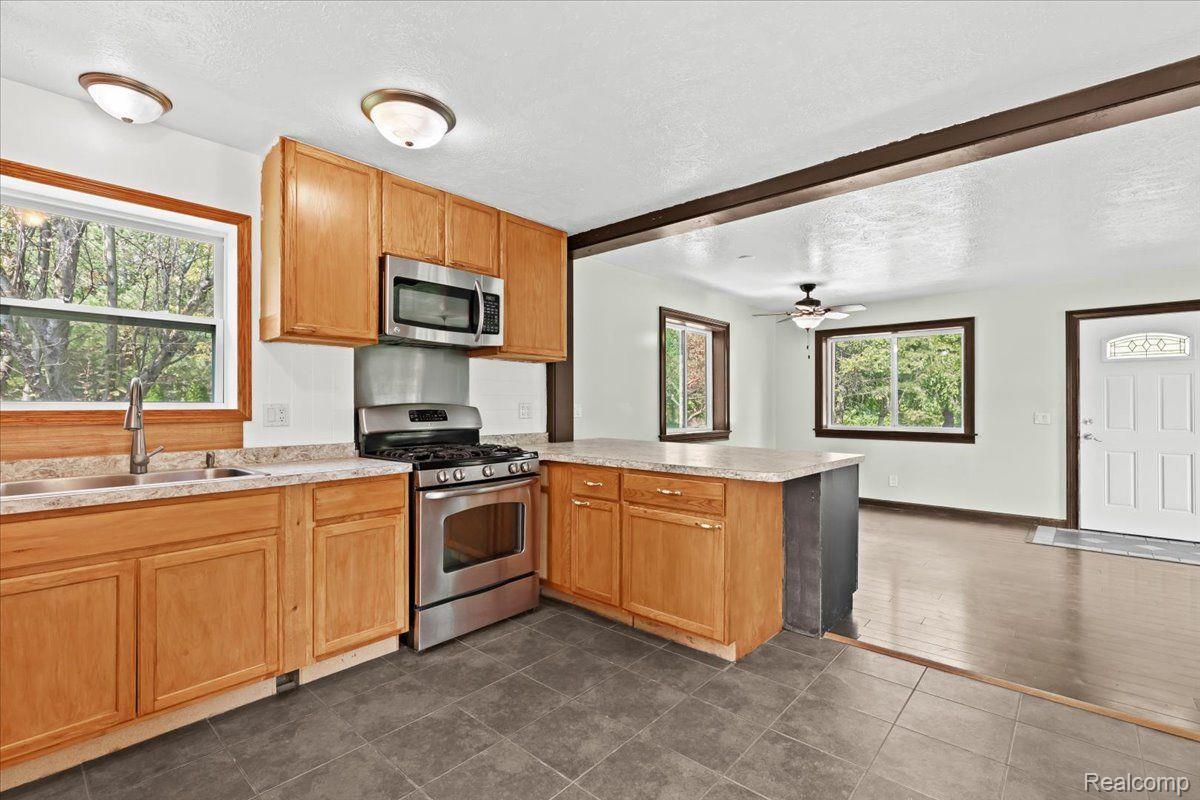 11747 Brimley Road Webberville, MI 48892 - Photo 9 of 30 Gallery Image 9