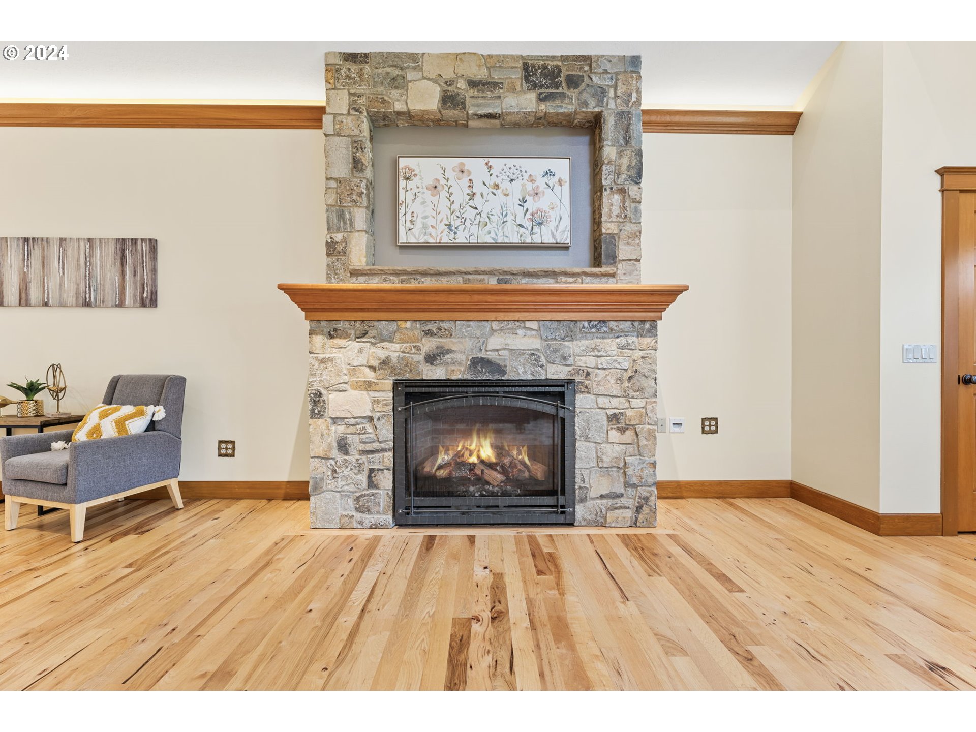 6080 Southwest Burma Road Lake Oswego, OR 97035 - Photo 7 of 37 Fireplace Gas