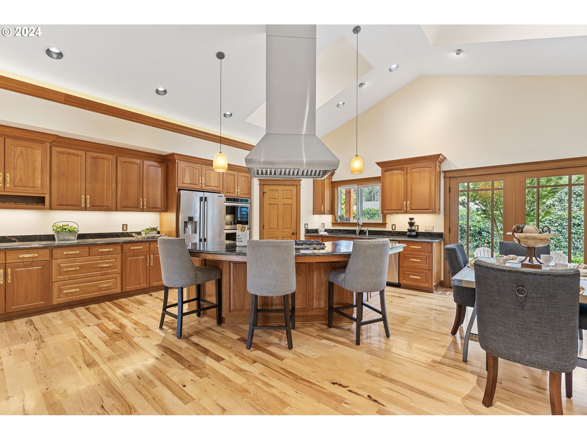 6080 Southwest Burma Road Lake Oswego, OR 97035 - Photo 8 of 37 Kitchen
