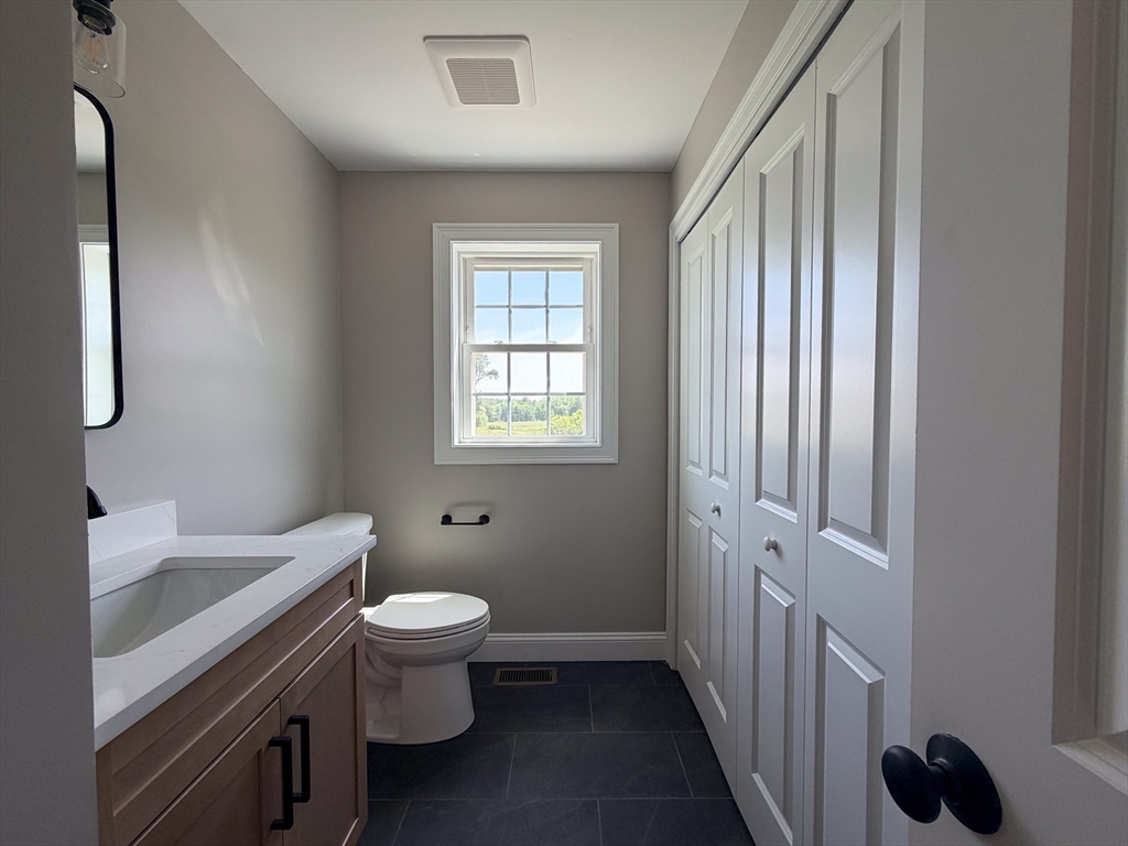 555 Neck Road Lancaster, MA 01523 - Photo 23 of 30