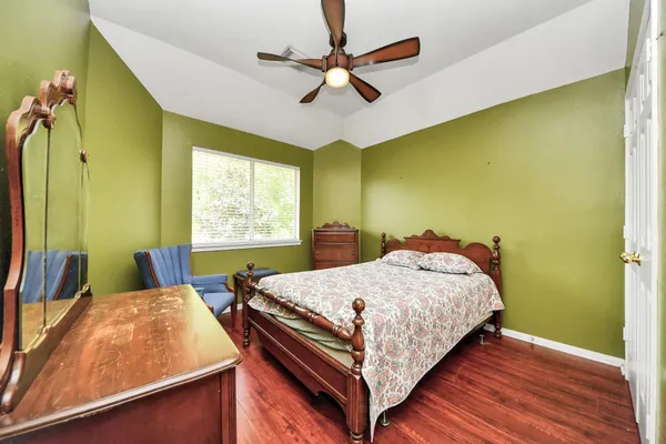 $319,900 | 19219 Kristen Pine Drive, Humble, TX 77346