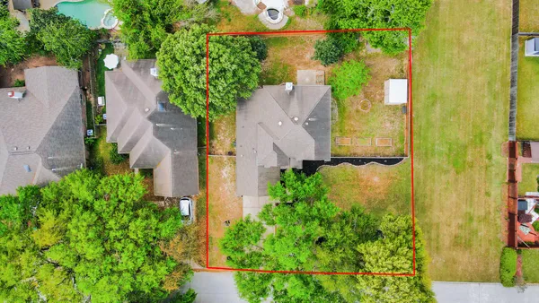 $319,900 | 19219 Kristen Pine Drive, Humble, TX 77346