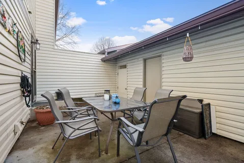 $220,000 | 13445 Heather Hills Drive, Burnsville, MN 55337