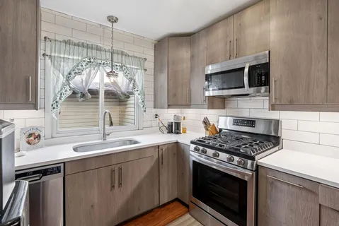 $220,000 | 13445 Heather Hills Drive, Burnsville, MN 55337