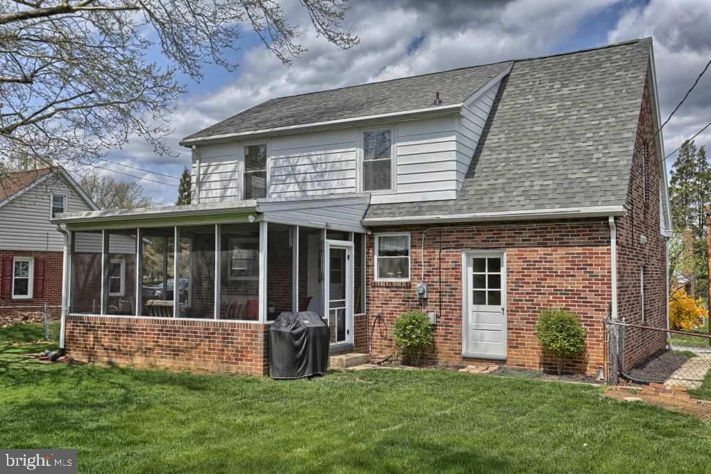 1110 Ruxton Road York, PA 17403 - Photo 2 of 24 Gallery Image 2