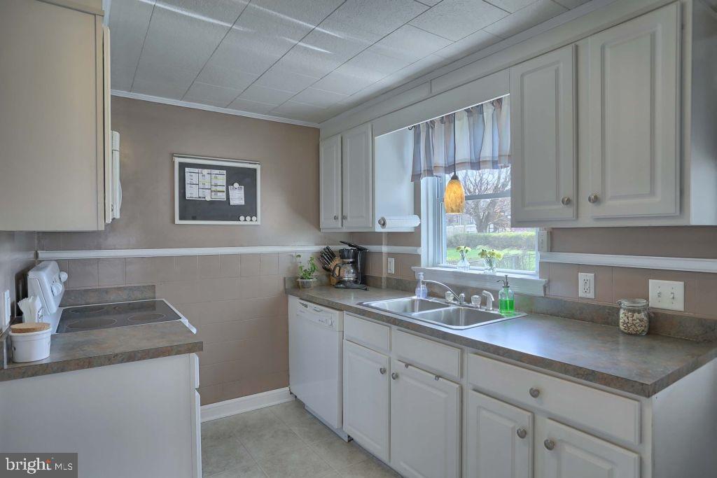 1110 Ruxton Road York, PA 17403 - Photo 17 of 24 Gallery Image 17