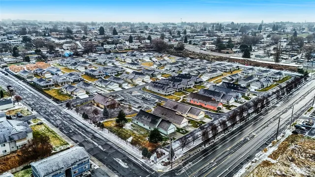 $322,000 | 123 9th Avenue, Unit 7, Moses Lake, WA 98837