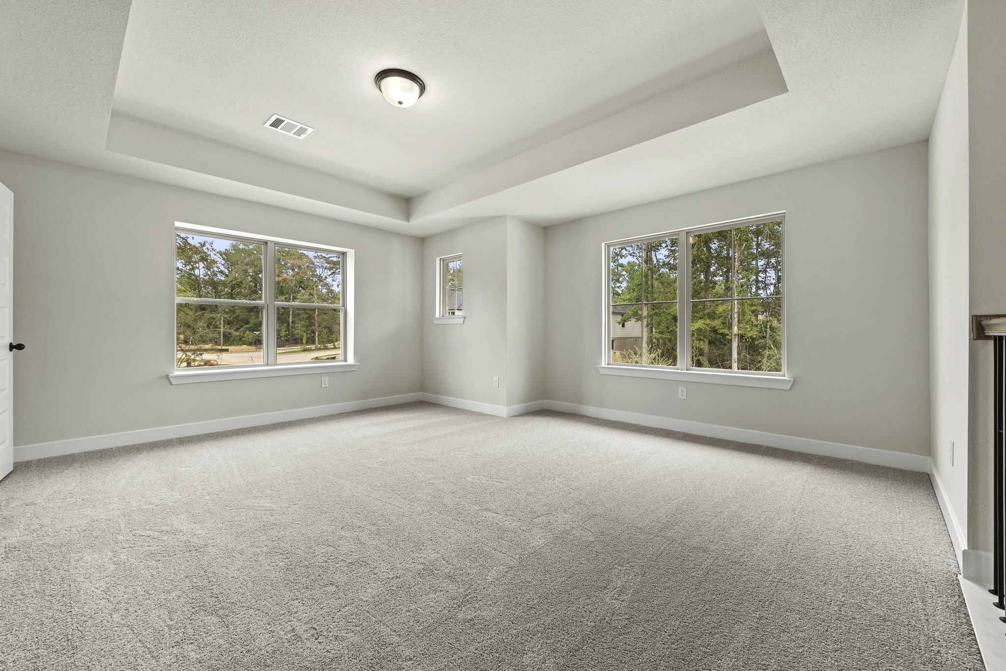 710 Walnut Br Drive Rosenberg, TX 77471 - Photo 16 of 24 an empty room with windows and mountain view