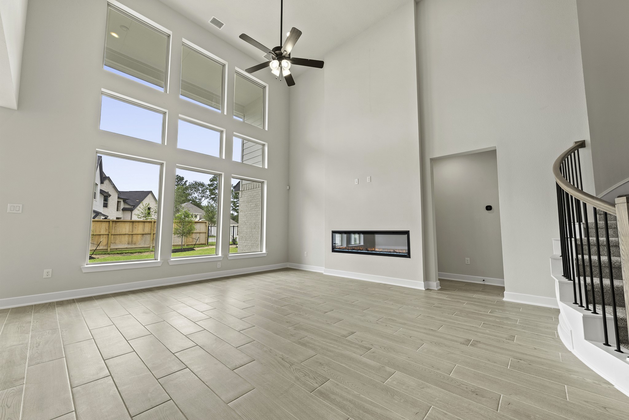 710 Walnut Br Drive Rosenberg, TX 77471 - Photo 4 of 24 a view of an empty room with a window