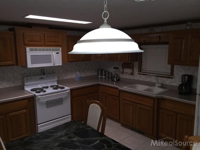 8615 Cribbins Road Jeddo, MI 48032 - Photo 7 of 18
