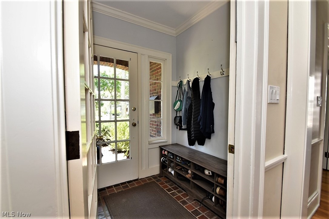 3321 Elsmere Road Cleveland, OH 44120 - Photo 3 of 35 Gallery Image 3