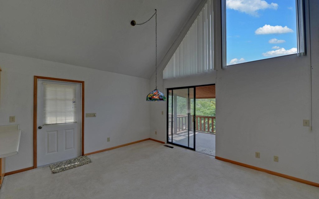 215 Black Bear Ridge Murphy, NC 28906 - Photo 6 of 39