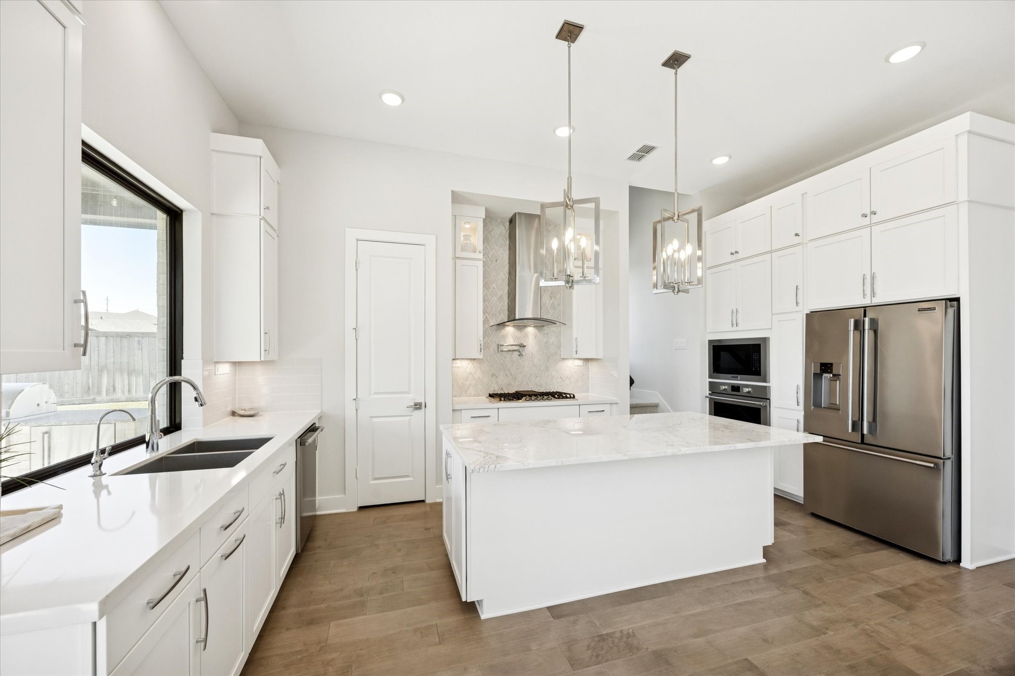 21507 Flowerhead Way Cypress, TX 77433 - Photo 21 of 50 Seller's Upgraded the kitchen countertops to Dolomite Marble!