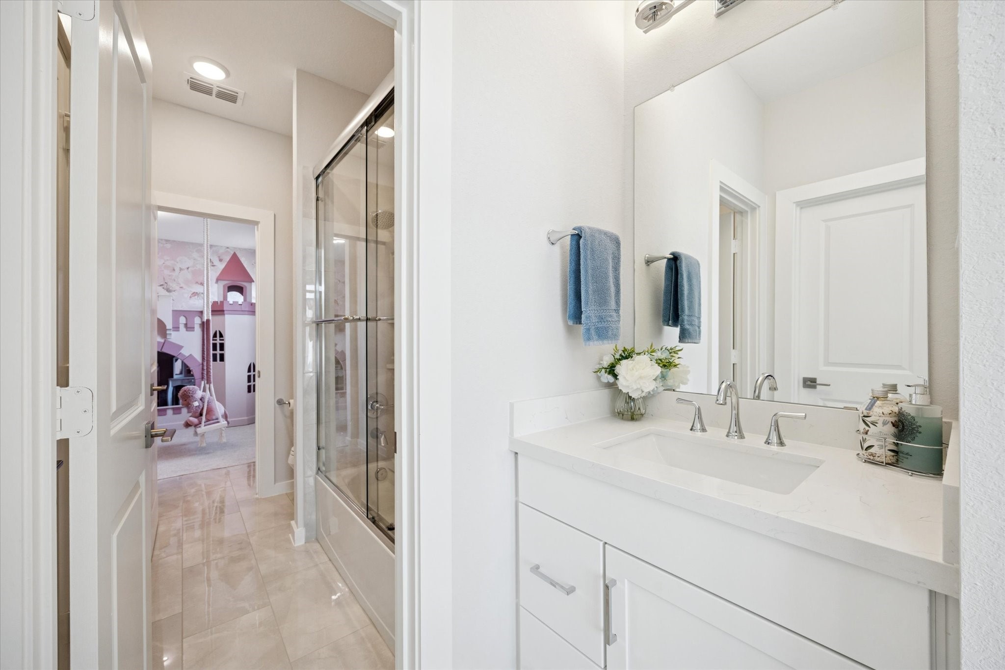 21507 Flowerhead Way Cypress, TX 77433 - Photo 40 of 50 Jack and Jill Bathroom!