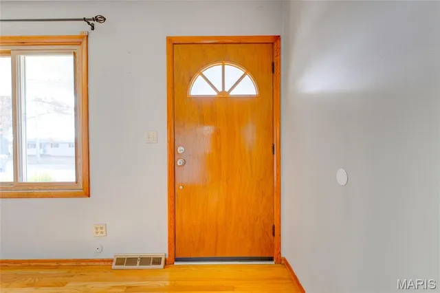 $250,000 | 527 Strohbeck Lane, Bethalto, IL 62010