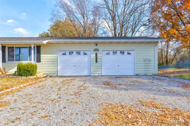 $250,000 | 527 Strohbeck Lane, Bethalto, IL 62010