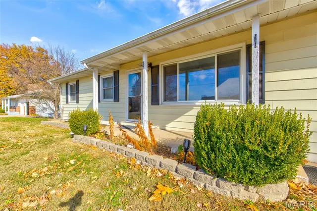 $250,000 | 527 Strohbeck Lane, Bethalto, IL 62010