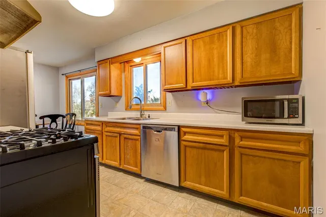 $250,000 | 527 Strohbeck Lane, Bethalto, IL 62010