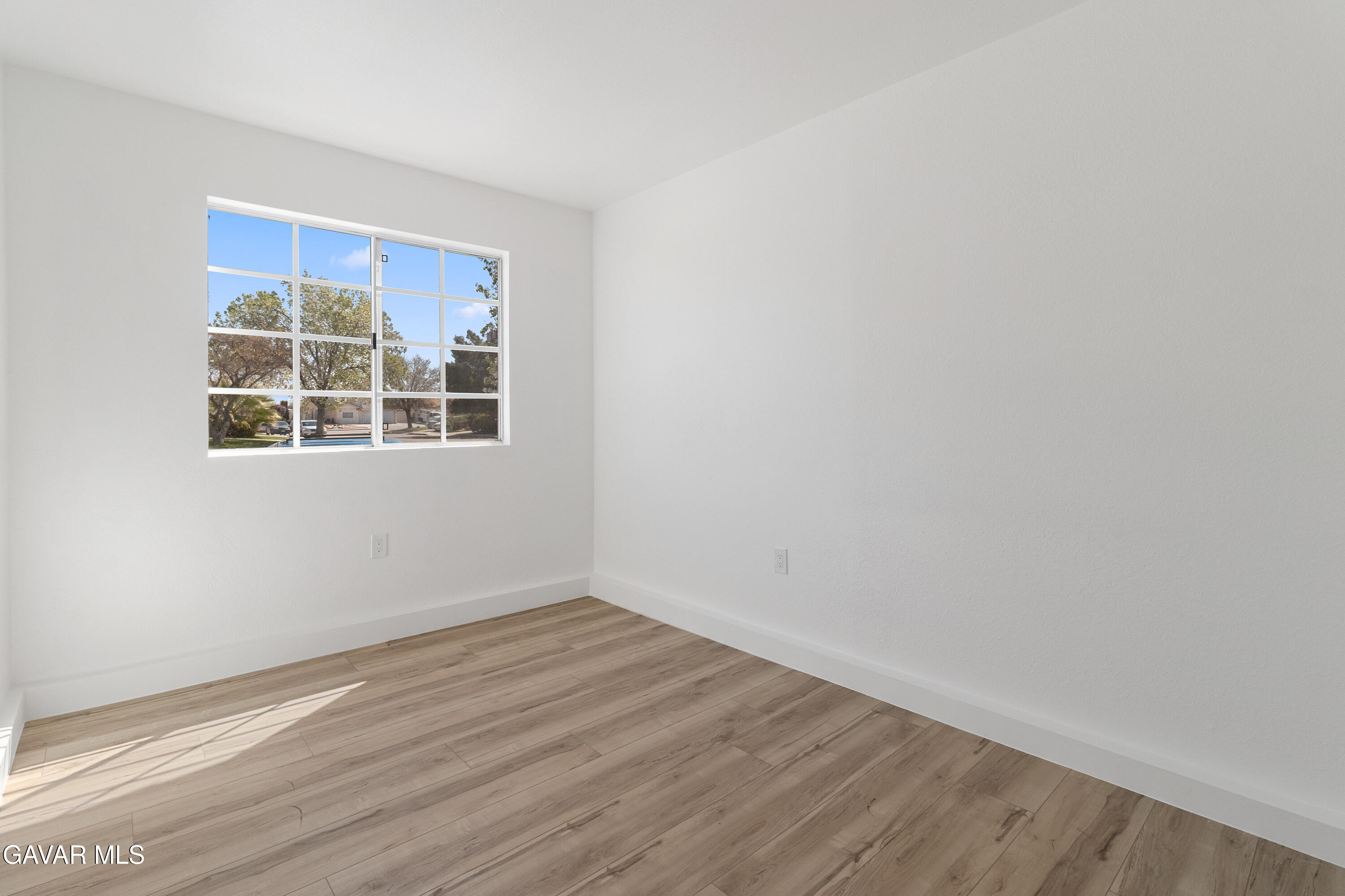 45221 Calico Street Lancaster, CA 93535 - Photo 19 of 38 Bedroom 2-1