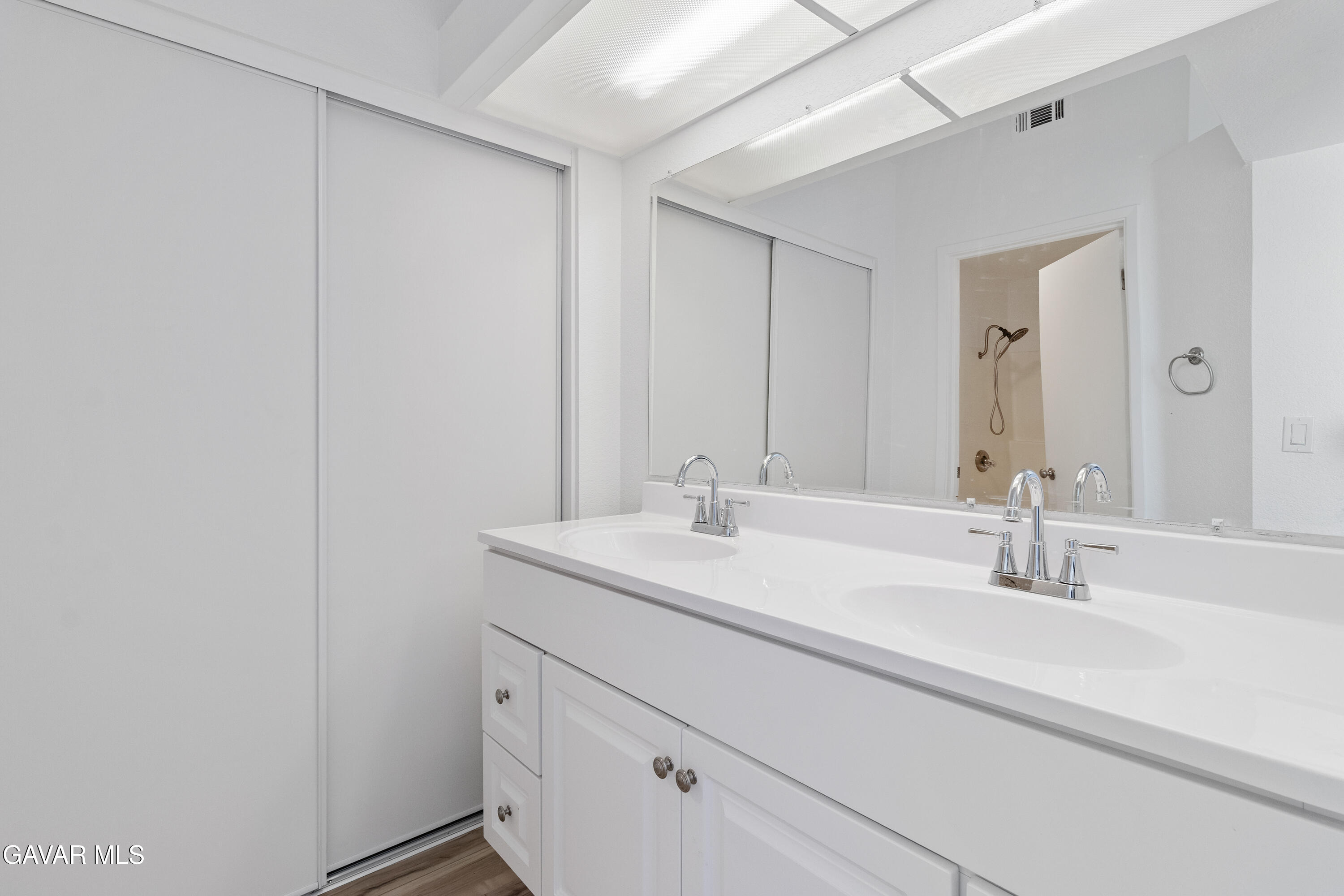 45221 Calico Street Lancaster, CA 93535 - Photo 21 of 38 Bathroom primary-1