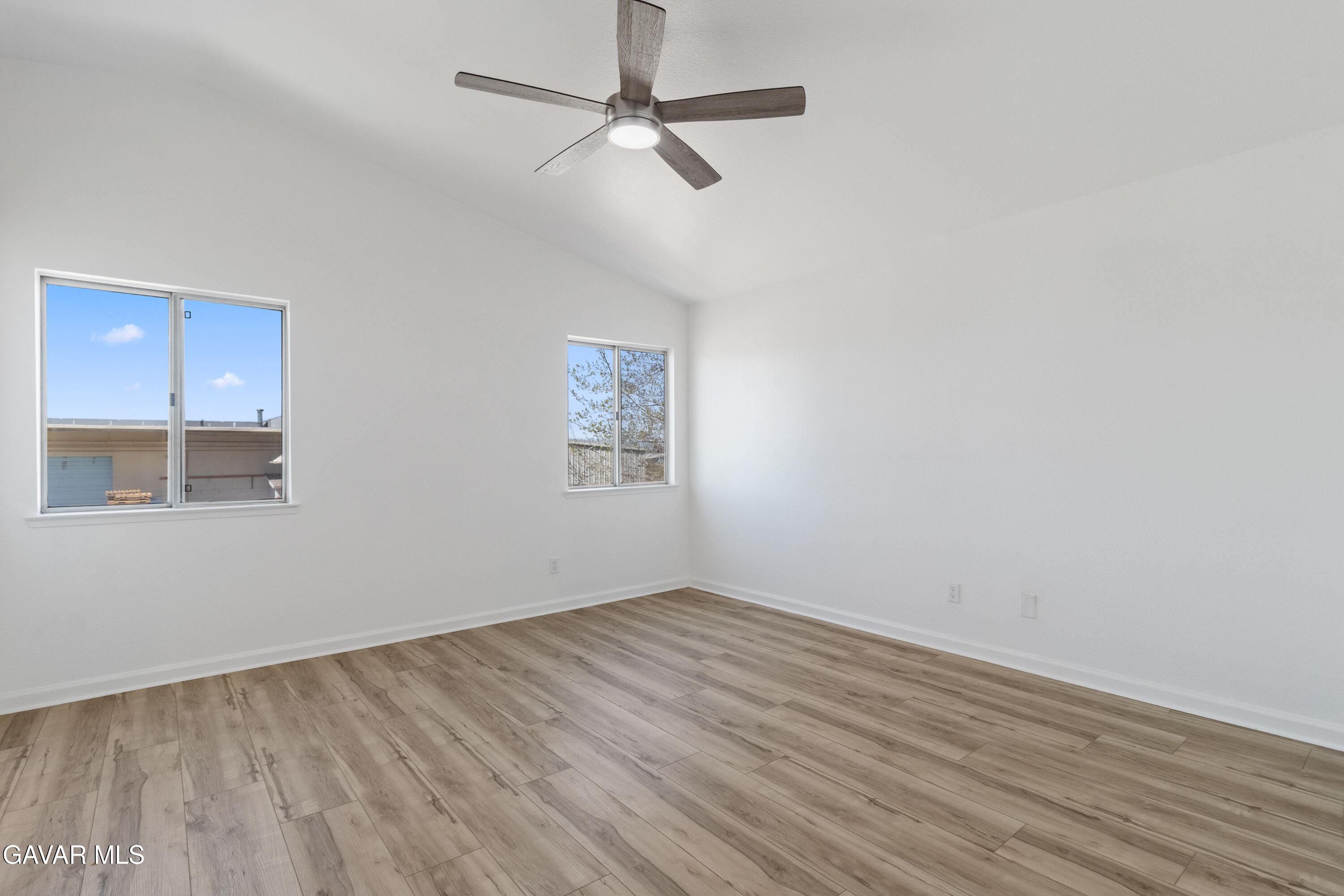 45221 Calico Street Lancaster, CA 93535 - Photo 29 of 38 Bedroom primary-2