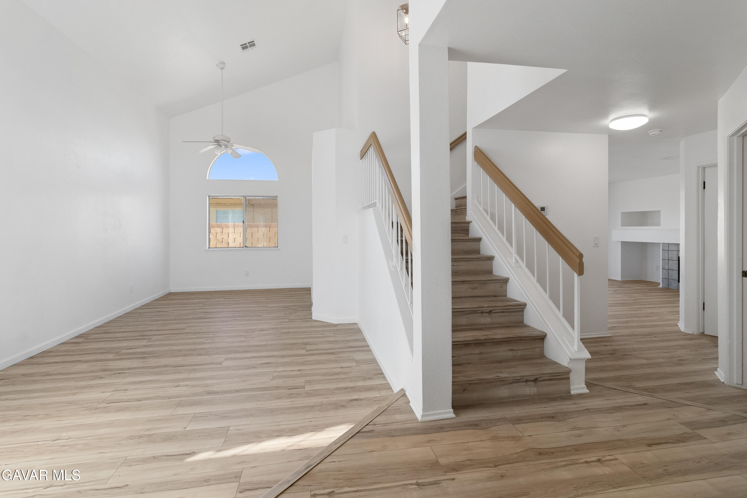 45221 Calico Street Lancaster, CA 93535 - Photo 9 of 38 Entry-1