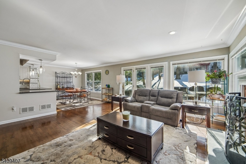 47 Gatehouse Road Bedminster, NJ 07921 - Photo 14 of 45