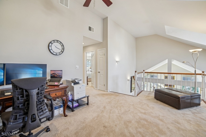 47 Gatehouse Road Bedminster, NJ 07921 - Photo 23 of 45