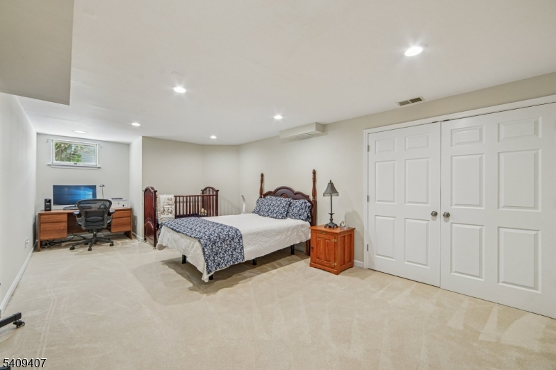 47 Gatehouse Road Bedminster, NJ 07921 - Photo 42 of 45