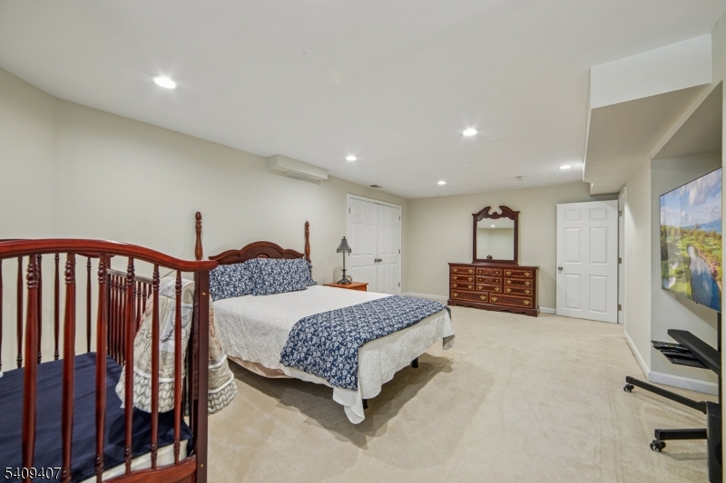 47 Gatehouse Road Bedminster, NJ 07921 - Photo 43 of 45