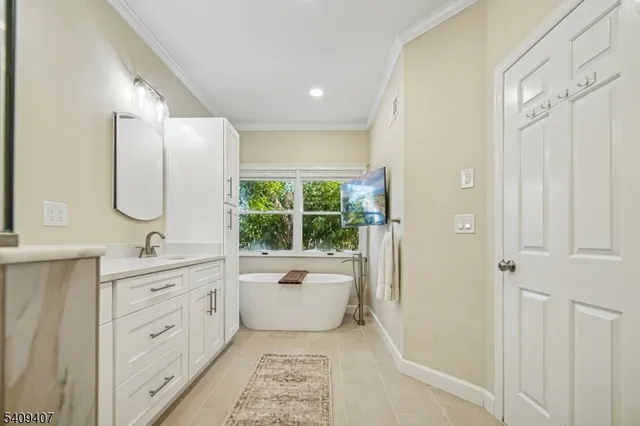 $1,195,000 | 47 Gatehouse Road, Bedminster, NJ 07921