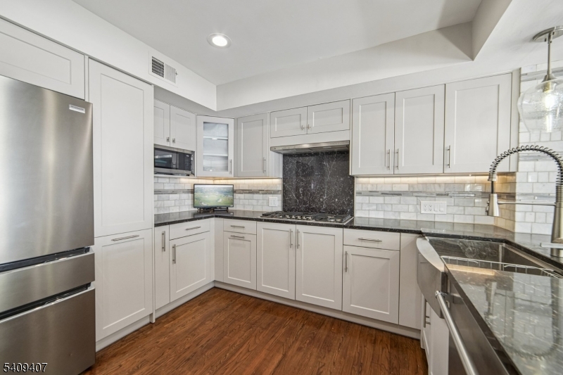 47 Gatehouse Road Bedminster, NJ 07921 - Photo 5 of 45