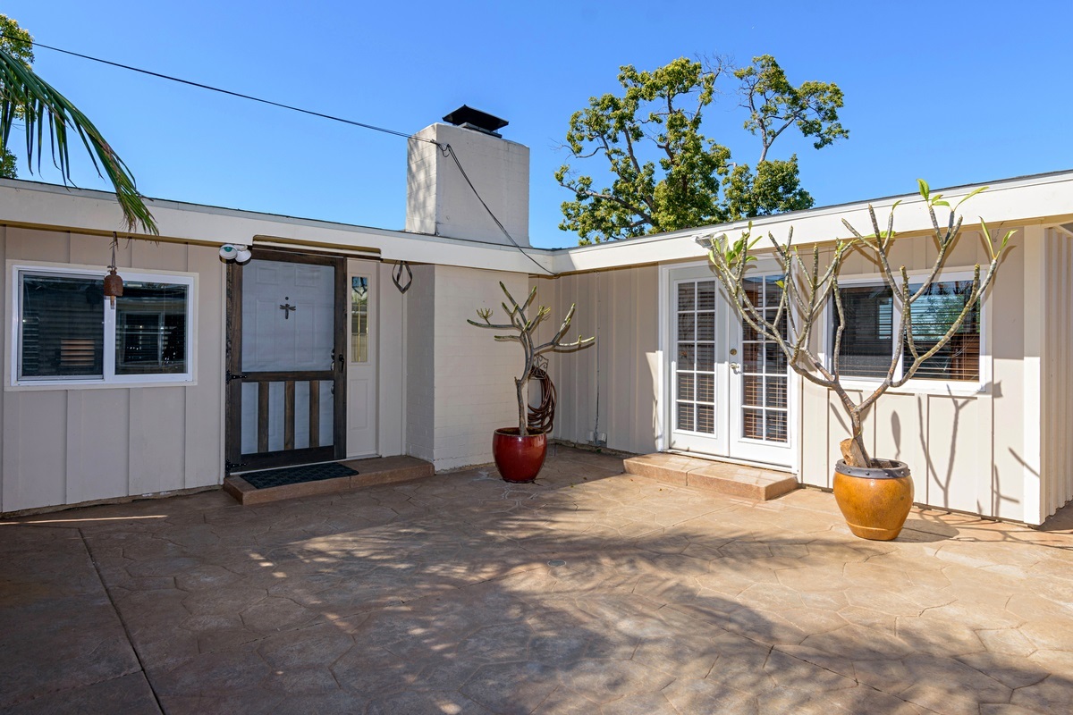 320 Santa Clara Drive Vista, CA 92083 - Photo 2 of 25