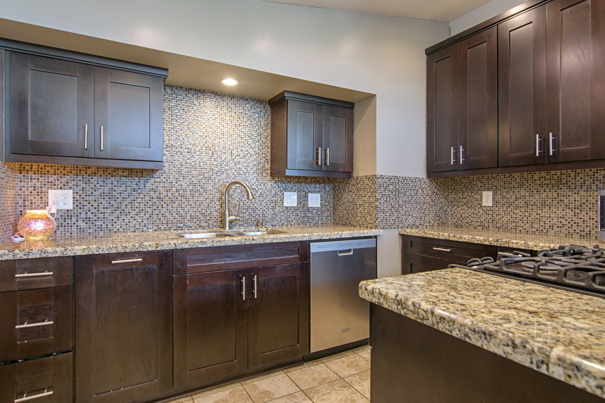 320 Santa Clara Drive Vista, CA 92083 - Photo 6 of 25