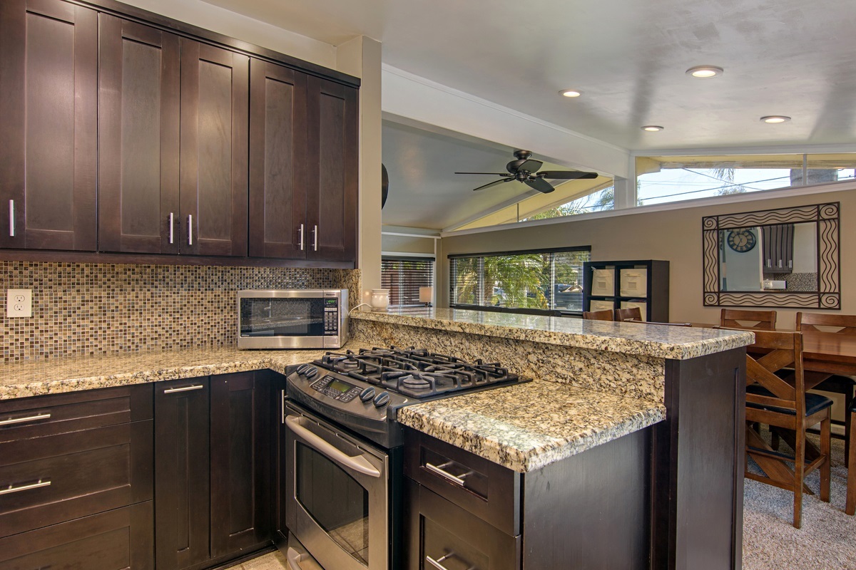 320 Santa Clara Drive Vista, CA 92083 - Photo 7 of 25