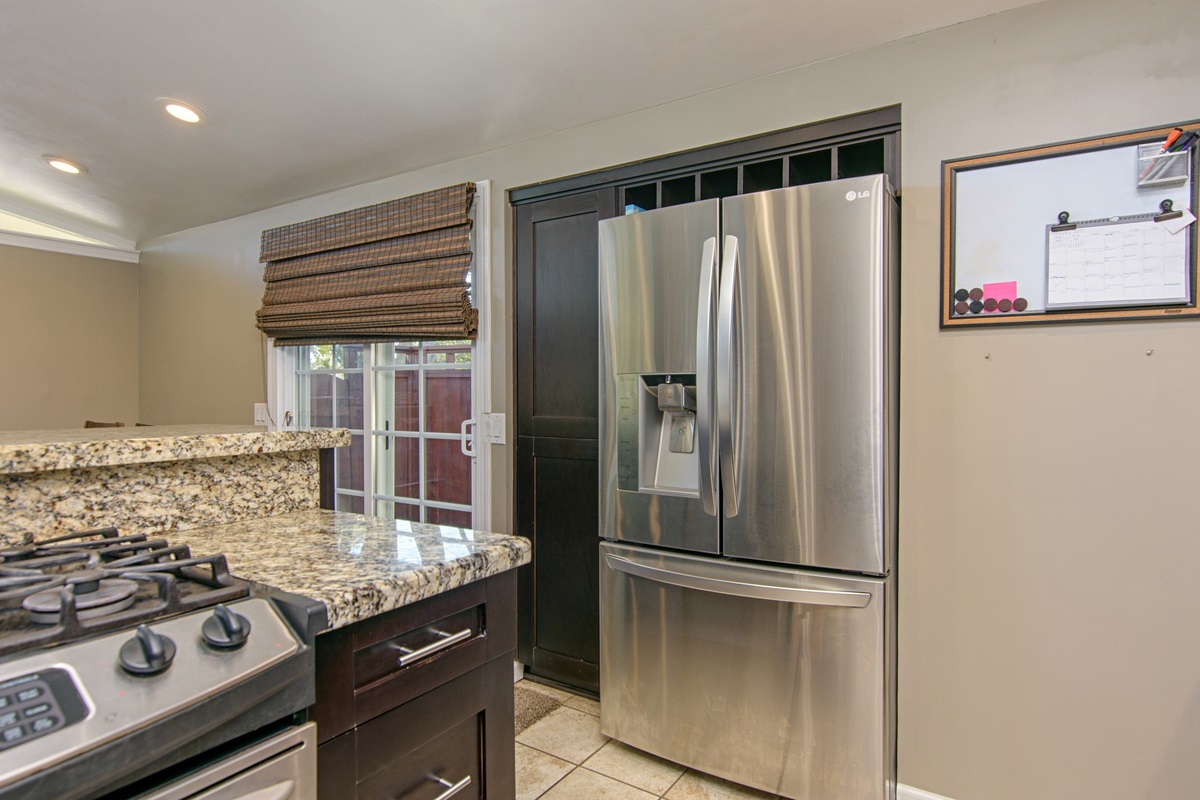 320 Santa Clara Drive Vista, CA 92083 - Photo 8 of 25