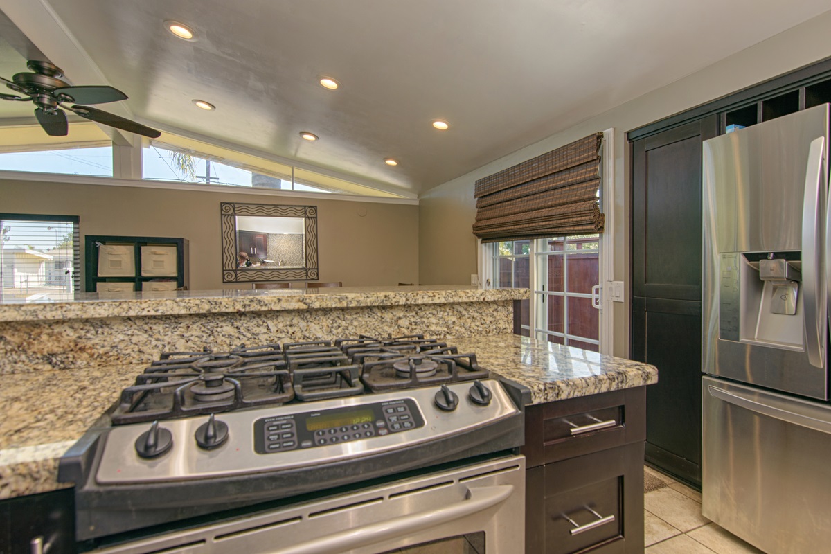 320 Santa Clara Drive Vista, CA 92083 - Photo 9 of 25