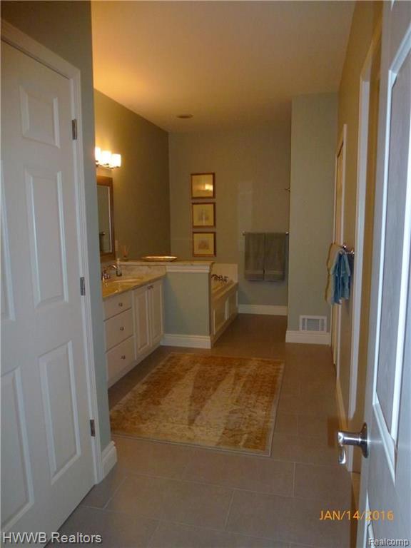 3709 Windingbrook Circle, Unit 85 Rochester Hills, MI 48309 - Photo 21 of 39