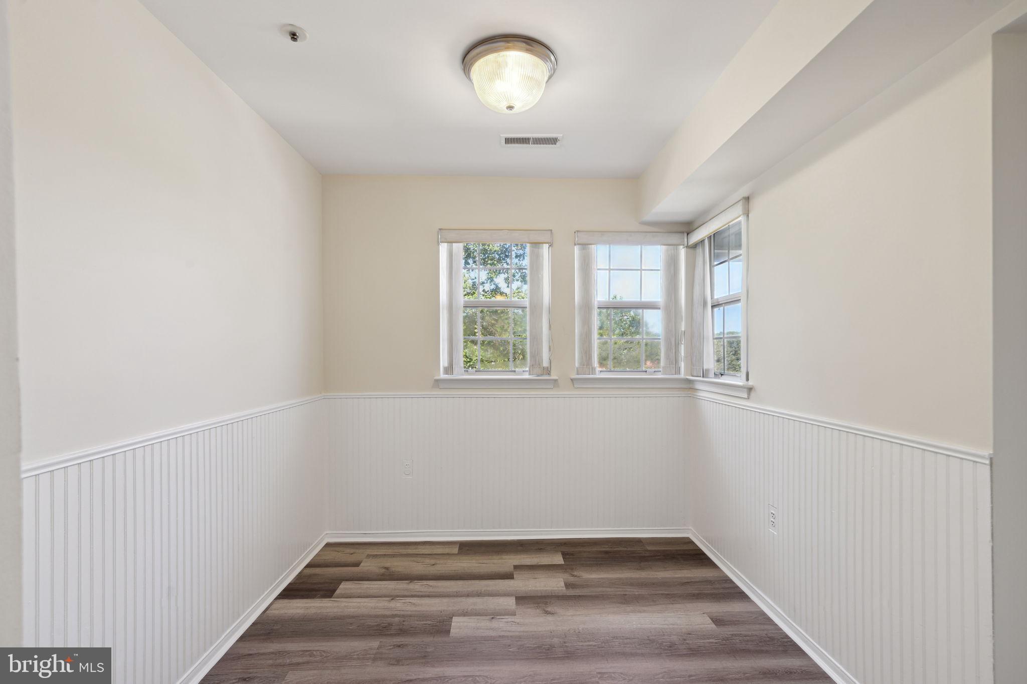 8381 Montgomery Run Road, Unit E Ellicott City, MD 21043 - Photo 13 of 31 Dining room
