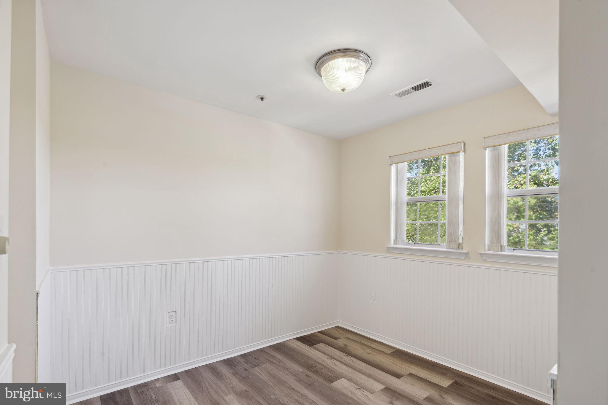 8381 Montgomery Run Road, Unit E Ellicott City, MD 21043 - Photo 14 of 31 Dining room